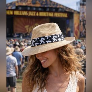 ,Flyway New Orleans Jazz Fest Straw Fedora Hat
Black White jazz men .🎷🎺